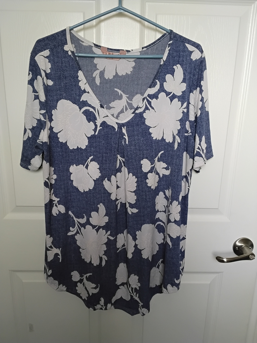 Amiana Denim Blue V-Neck Short Sleeve Floral Top‎